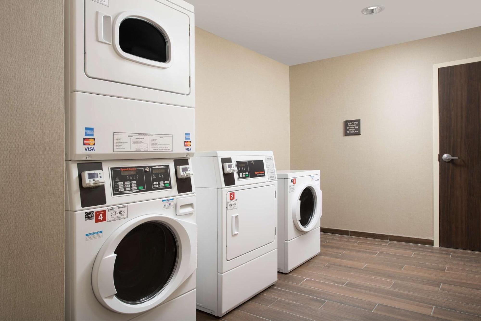 Hampton Inn & Suites San Antonio Lackland Afb Seaworld Екстериор снимка