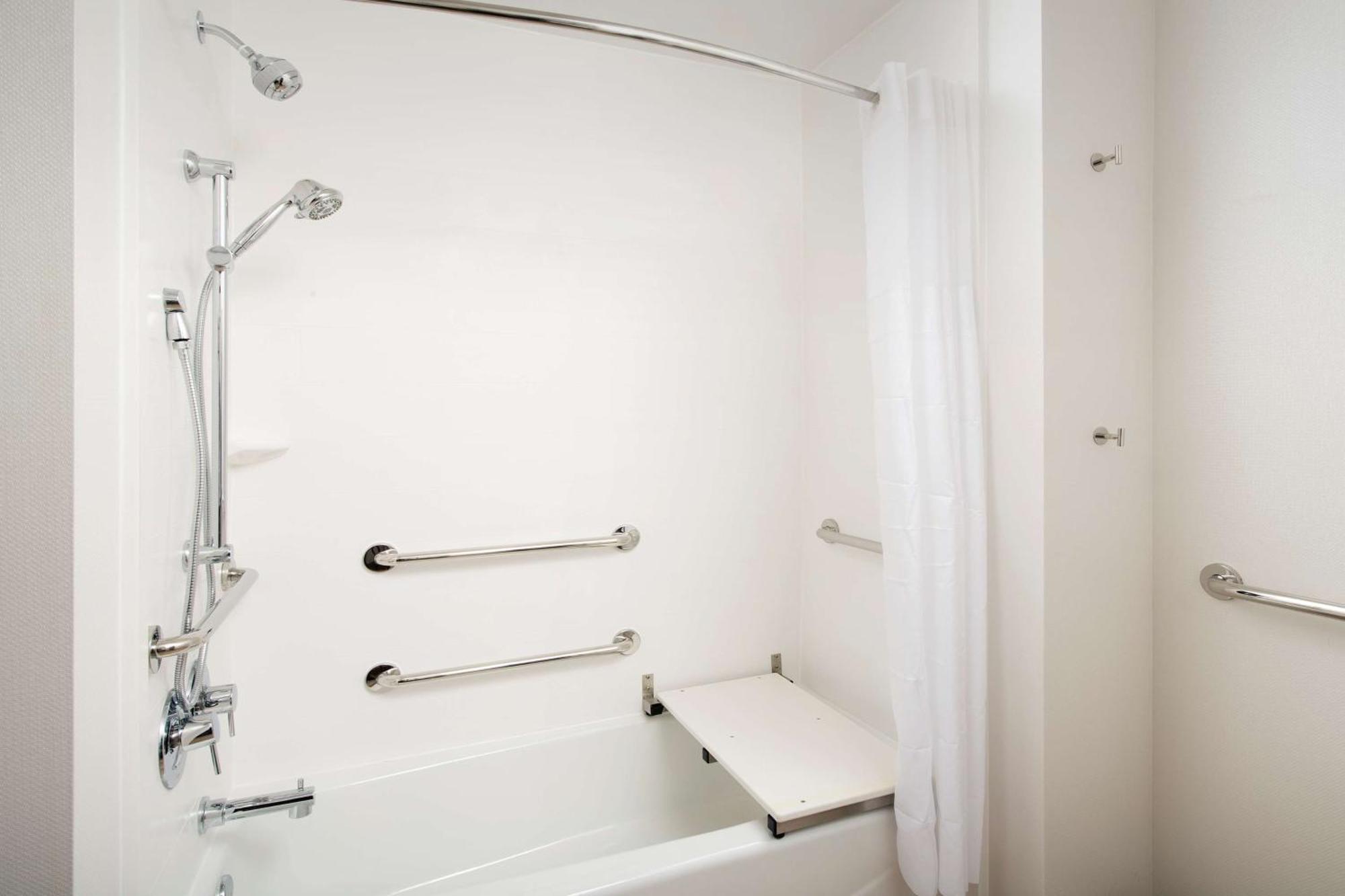 Hampton Inn & Suites San Antonio Lackland Afb Seaworld Екстериор снимка