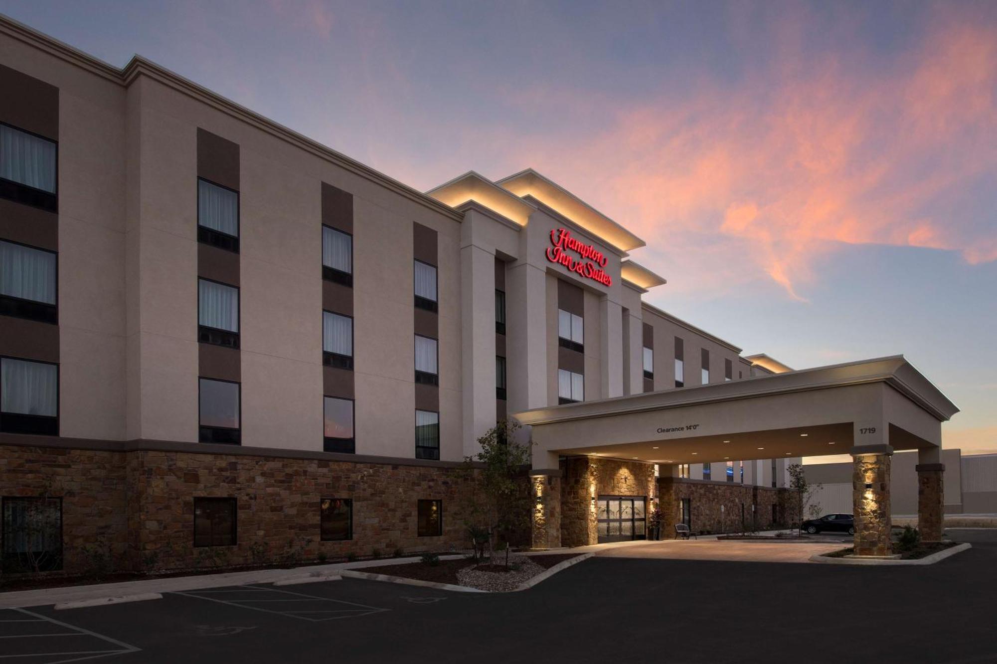 Hampton Inn & Suites San Antonio Lackland Afb Seaworld Екстериор снимка