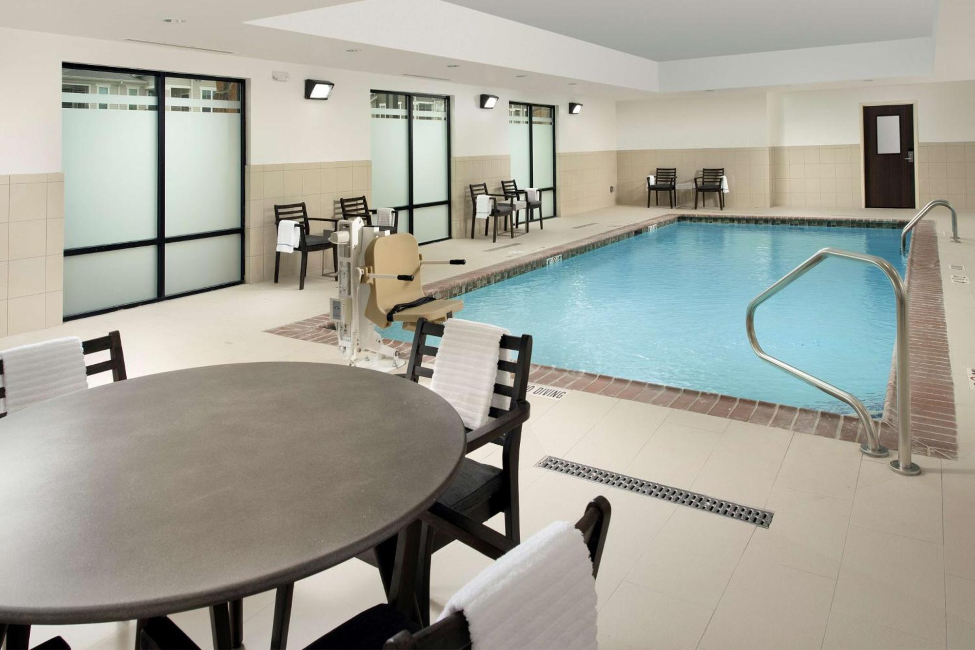 Hampton Inn & Suites San Antonio Lackland Afb Seaworld Екстериор снимка