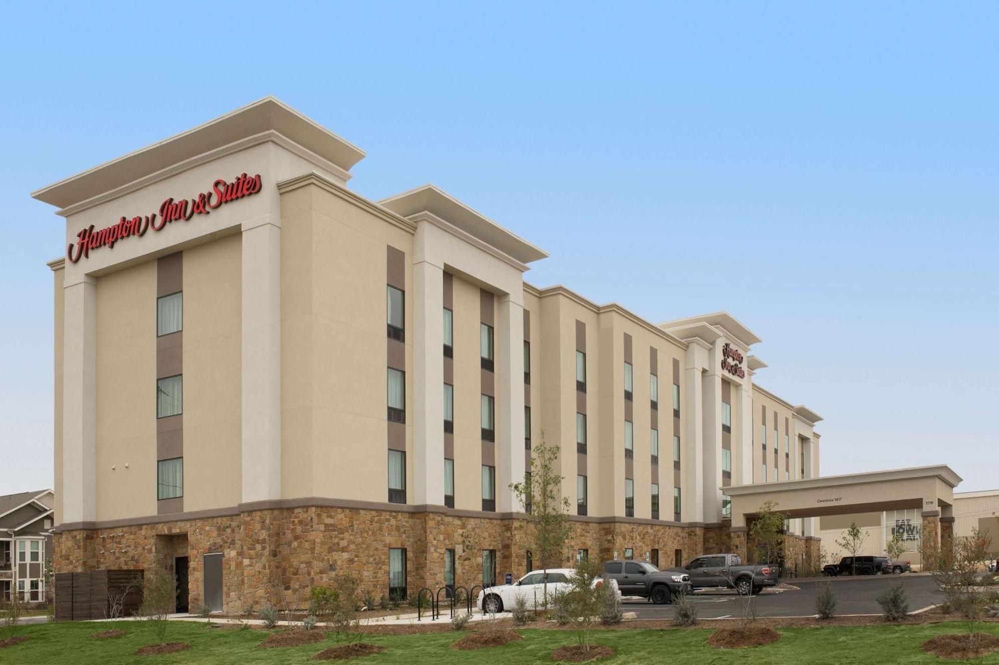 Hampton Inn & Suites San Antonio Lackland Afb Seaworld Екстериор снимка