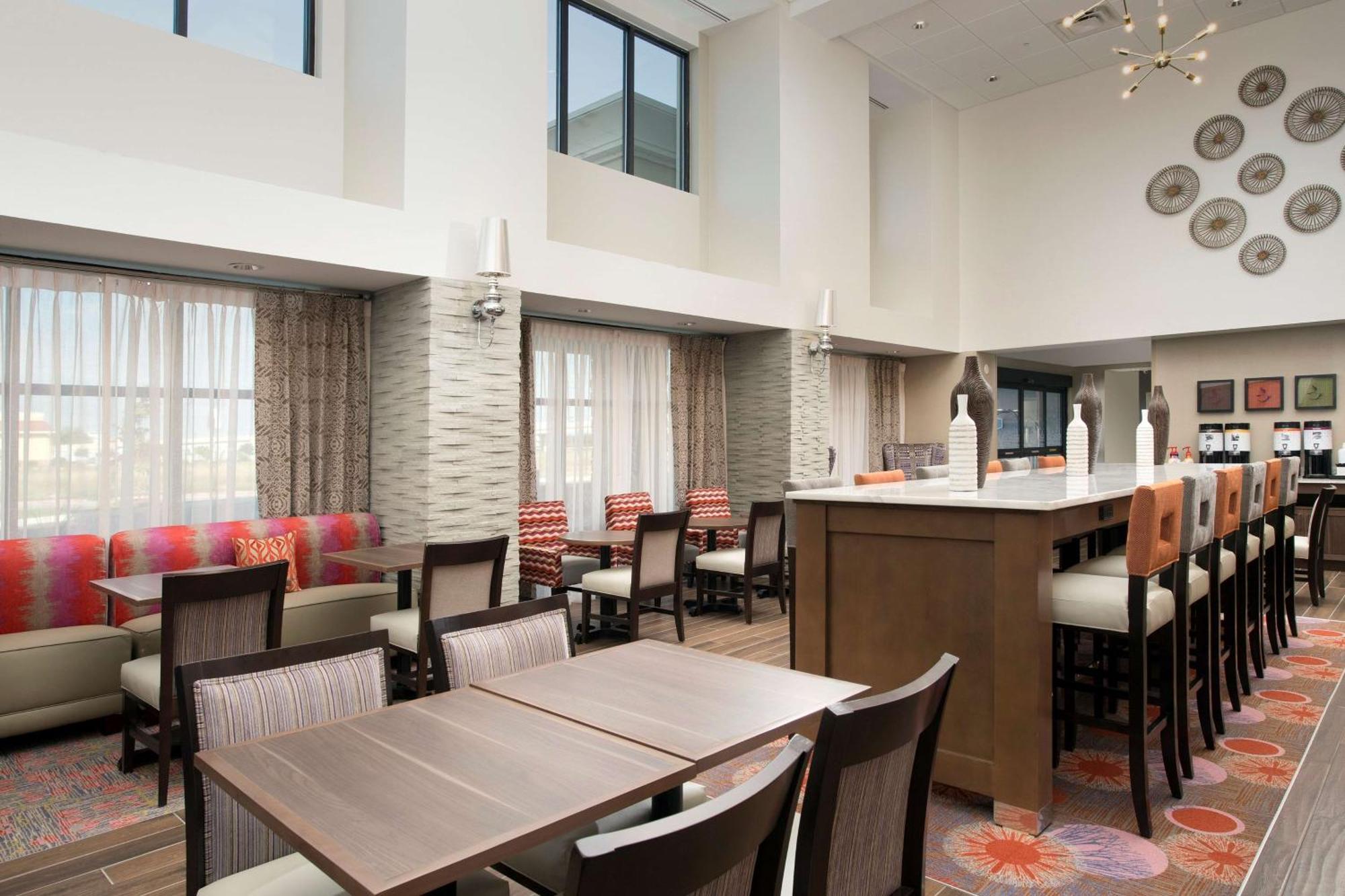 Hampton Inn & Suites San Antonio Lackland Afb Seaworld Екстериор снимка