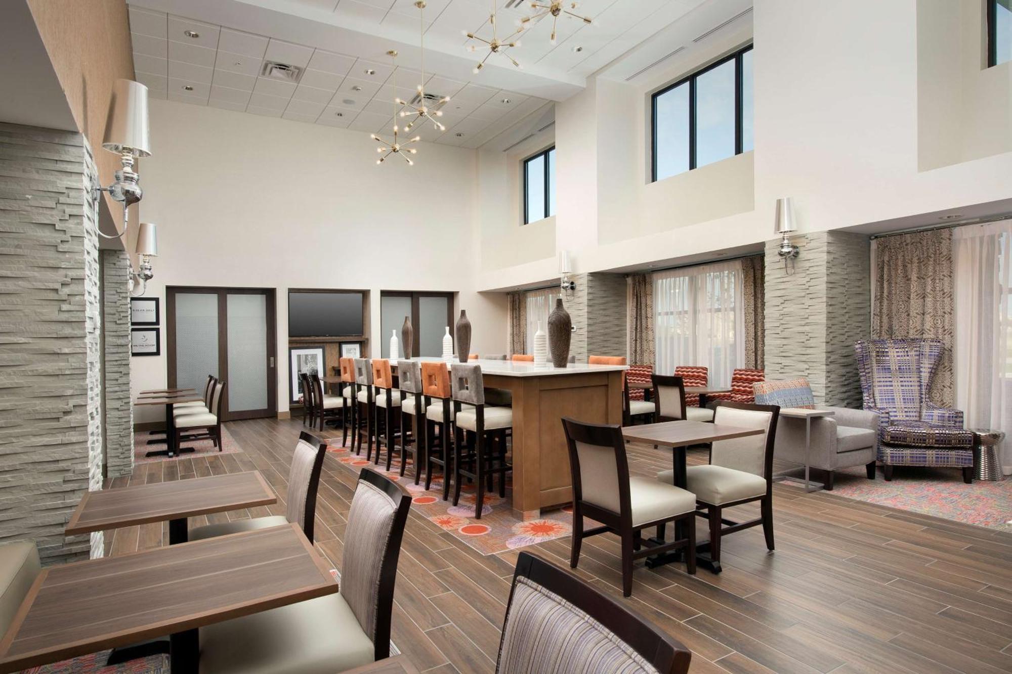 Hampton Inn & Suites San Antonio Lackland Afb Seaworld Екстериор снимка